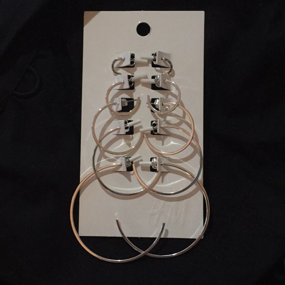 H&M hoop earring set (4/5 brand new)